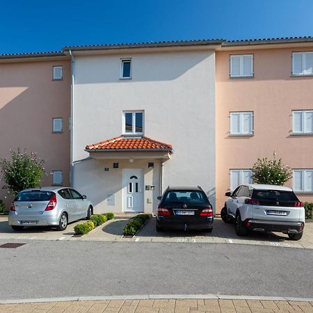 Apartments Crnekovic IV Baska  Ngoại thất bức ảnh