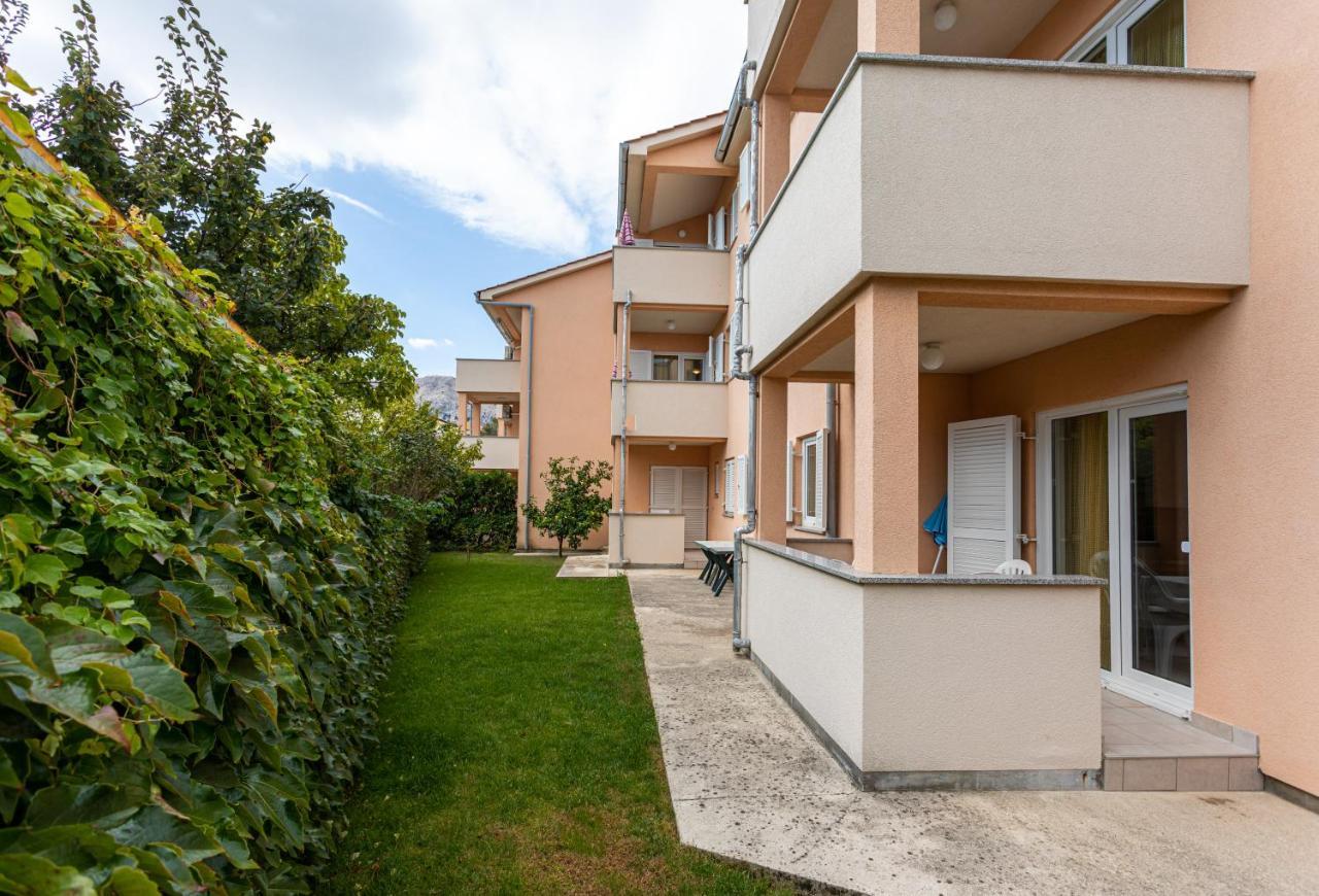 Apartments Crnekovic IV Baska  Ngoại thất bức ảnh