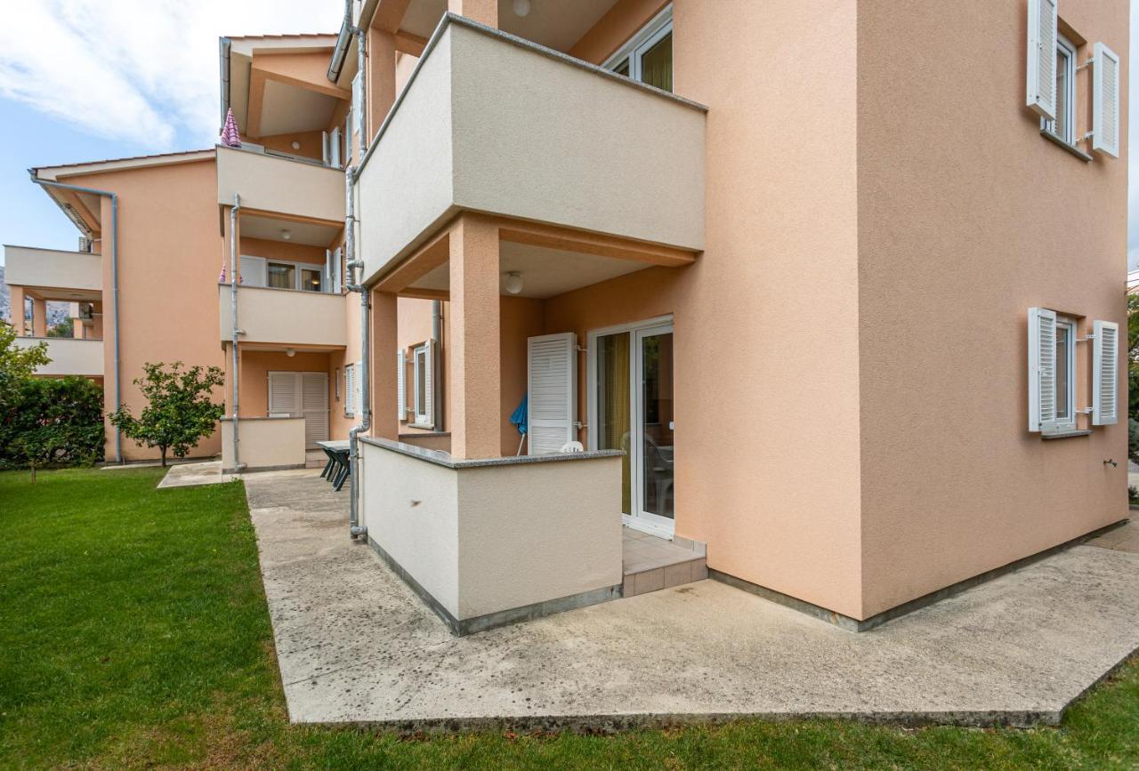 Apartments Crnekovic IV Baska  Ngoại thất bức ảnh