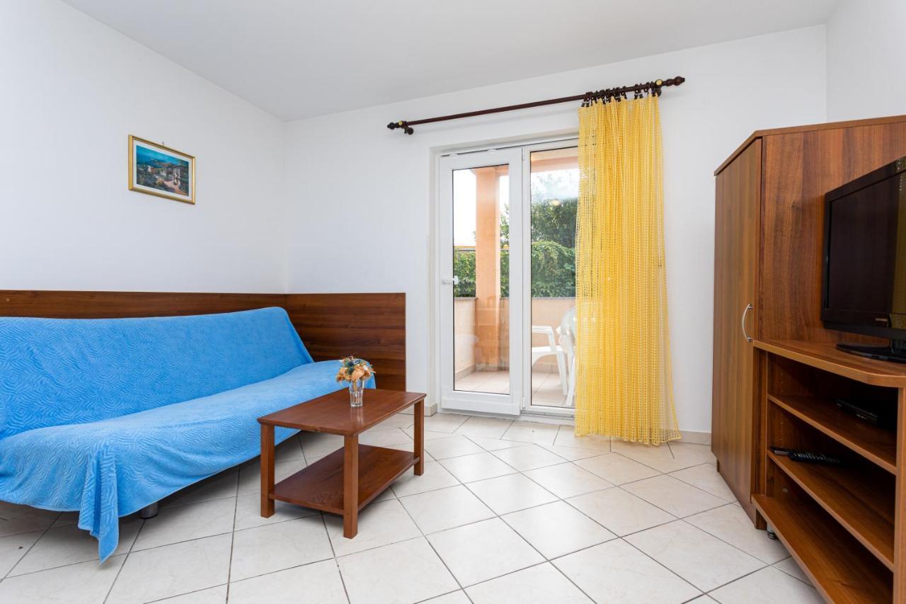 Apartments Crnekovic IV Baska  Ngoại thất bức ảnh