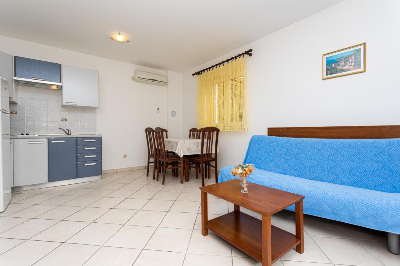 Apartments Crnekovic IV Baska  Ngoại thất bức ảnh