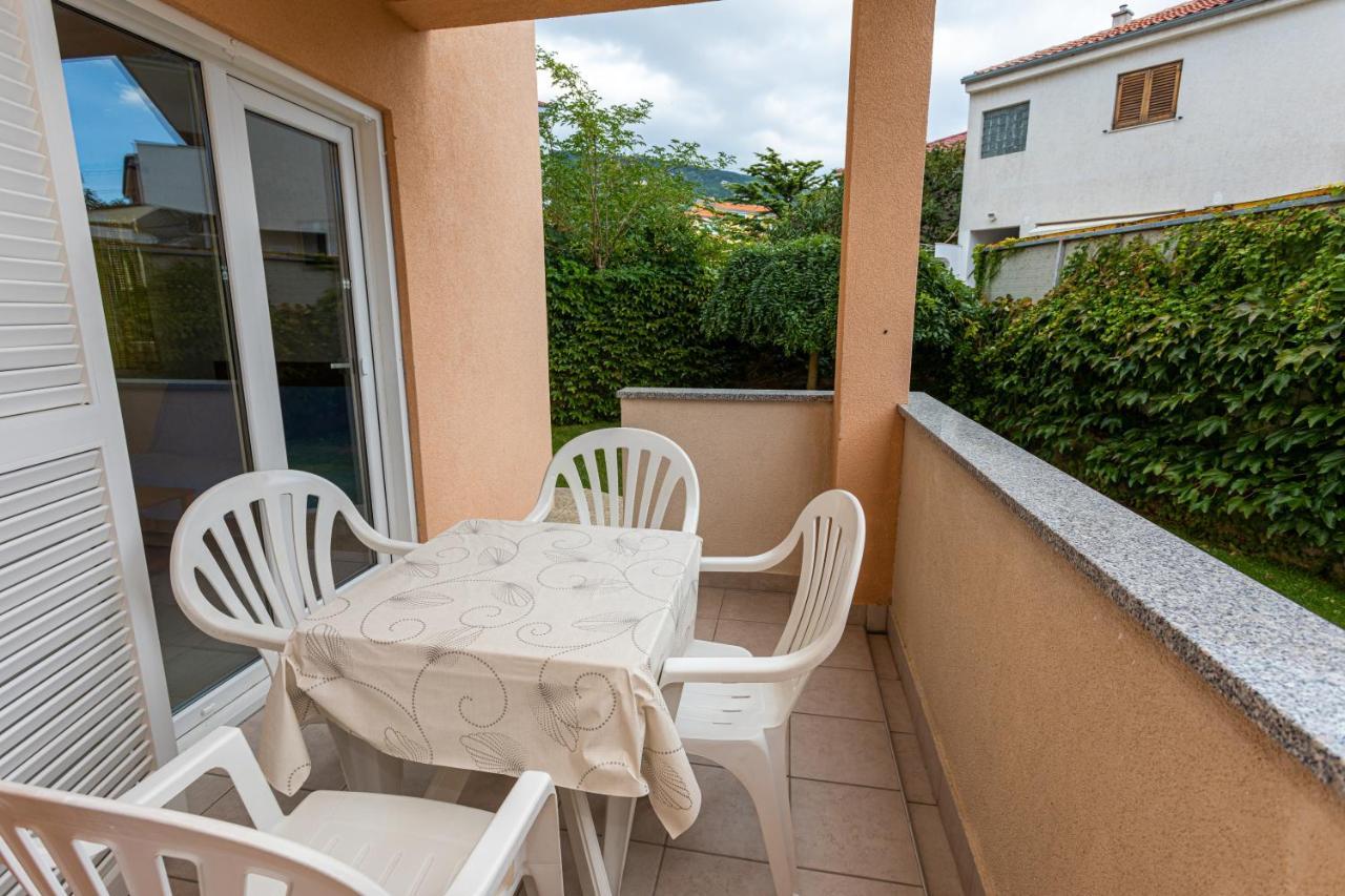 Apartments Crnekovic IV Baska  Ngoại thất bức ảnh