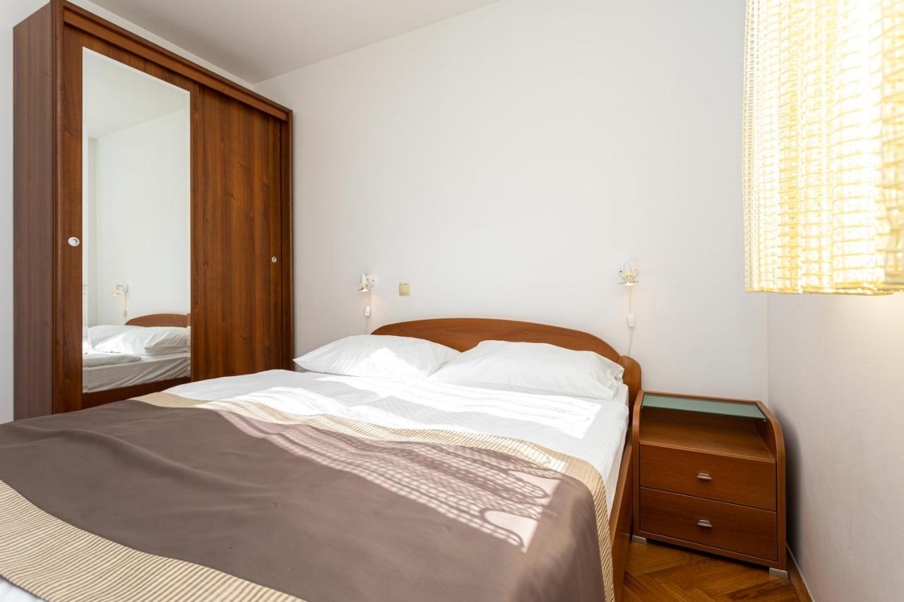 Apartments Crnekovic IV Baska  Ngoại thất bức ảnh