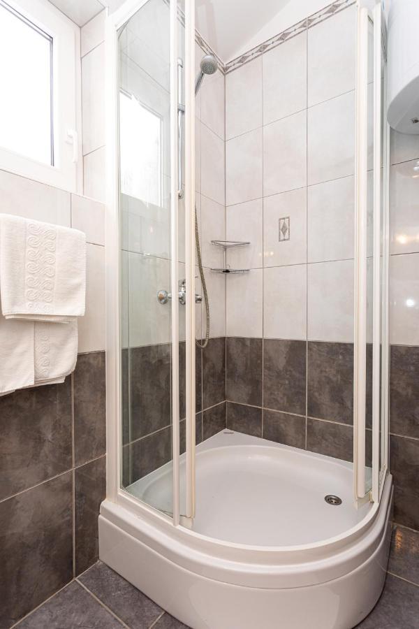 Apartments Crnekovic IV Baska  Ngoại thất bức ảnh