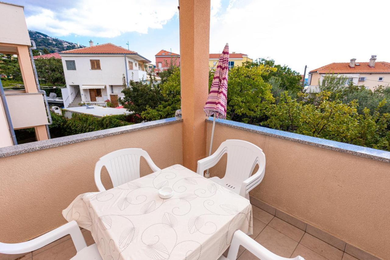Apartments Crnekovic IV Baska  Ngoại thất bức ảnh