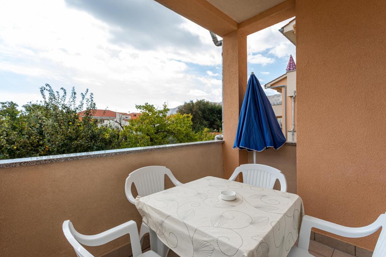 Apartments Crnekovic IV Baska  Ngoại thất bức ảnh