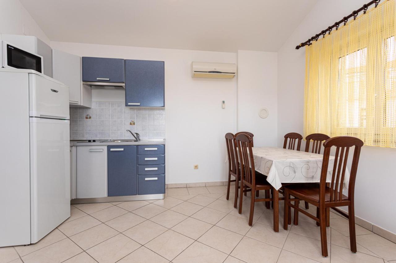 Apartments Crnekovic IV Baska  Ngoại thất bức ảnh