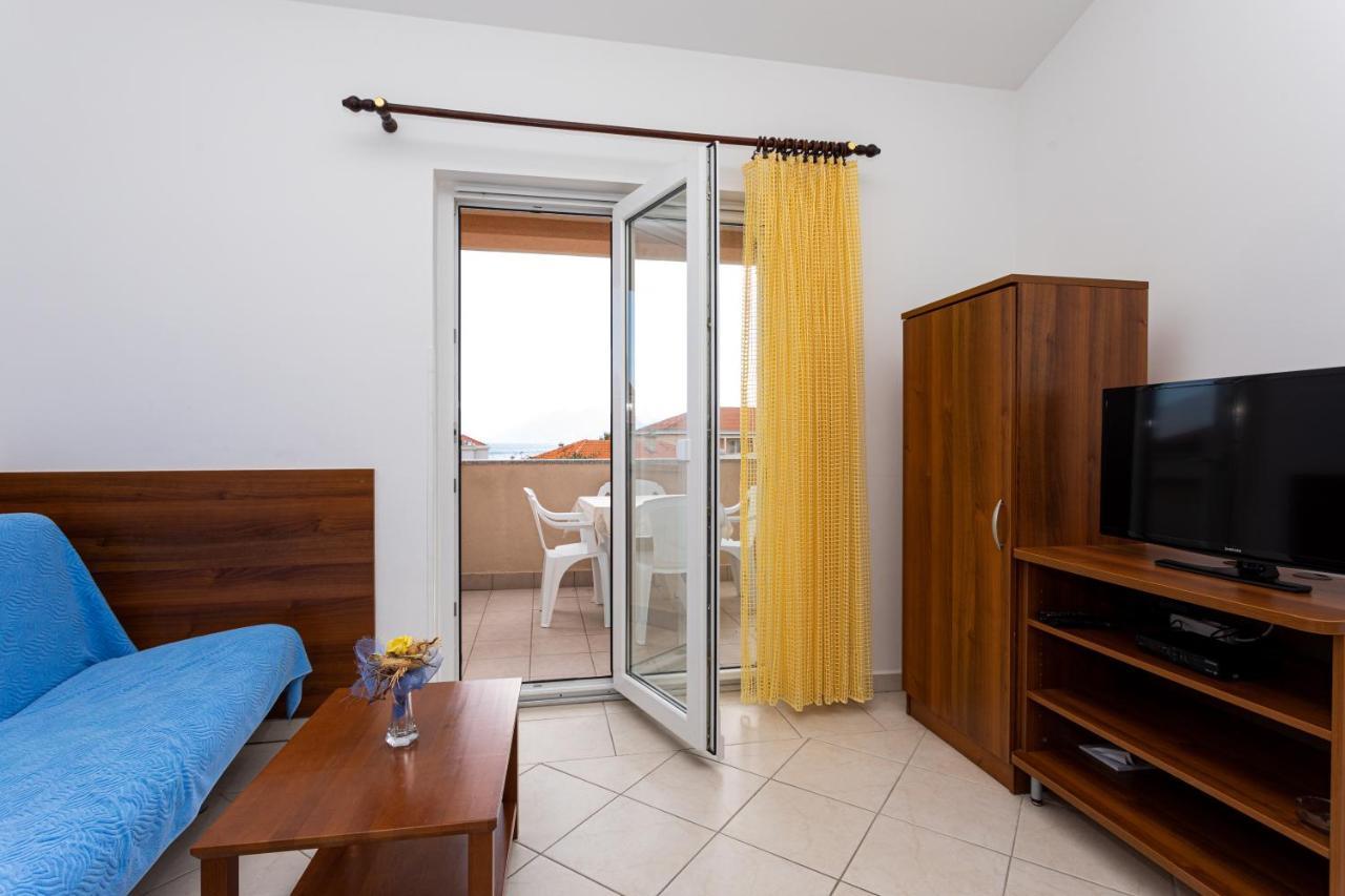 Apartments Crnekovic IV Baska  Ngoại thất bức ảnh