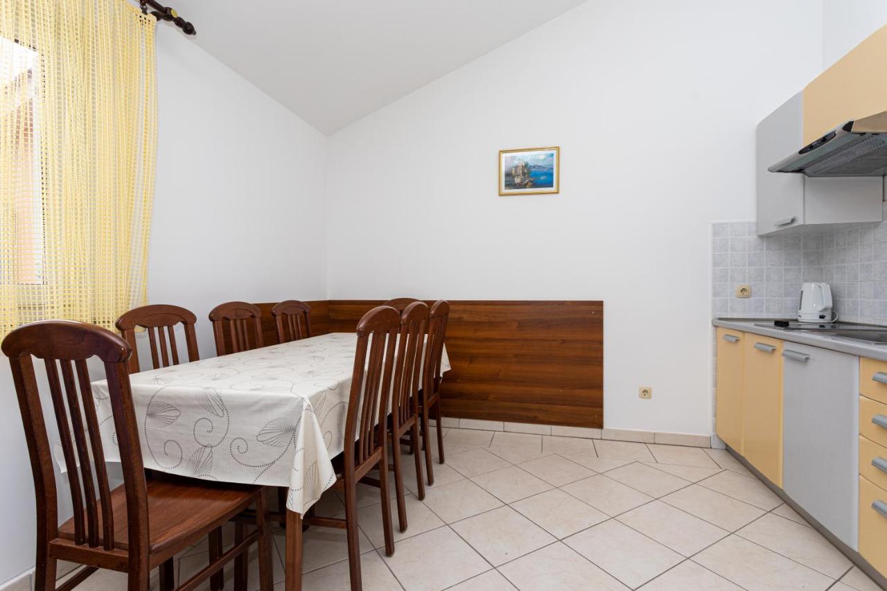 Apartments Crnekovic IV Baska  Ngoại thất bức ảnh