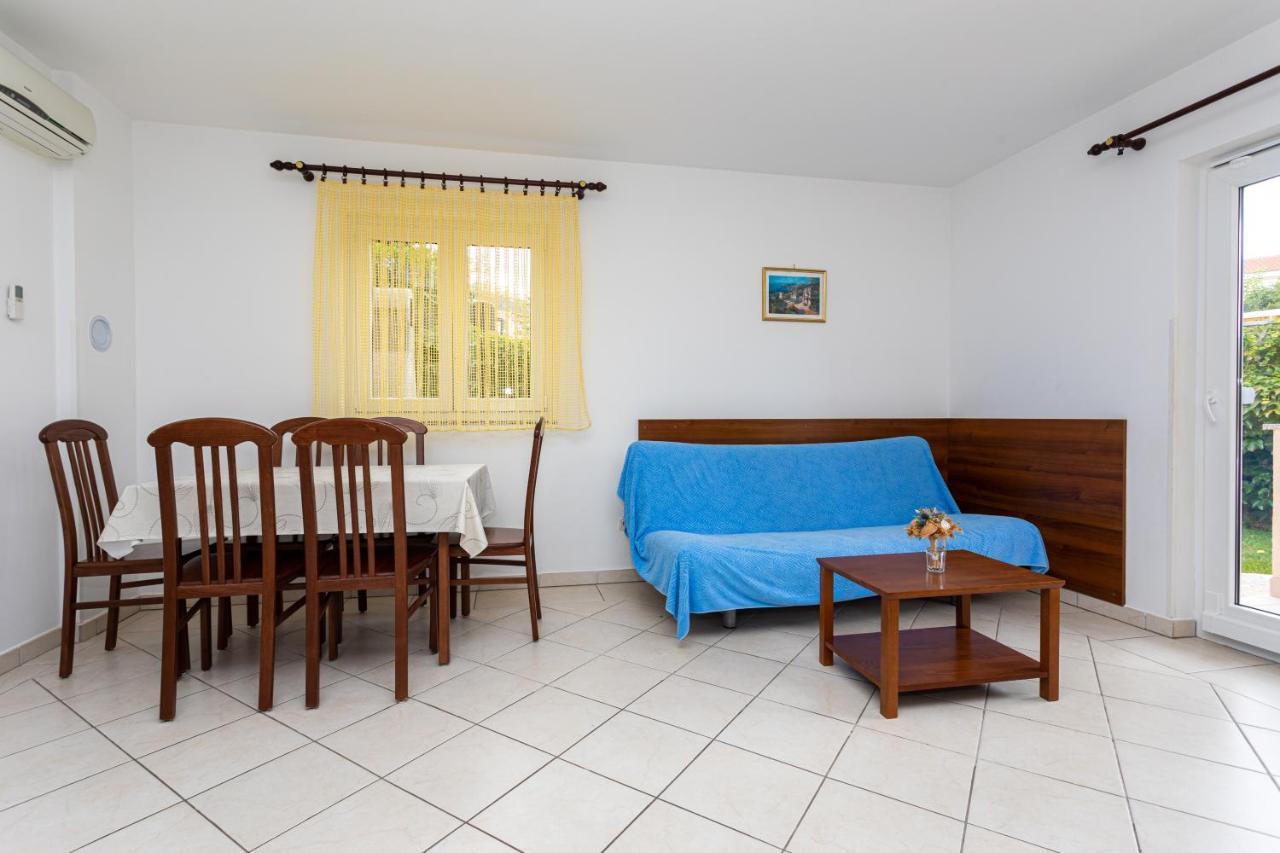 Apartments Crnekovic IV Baska  Ngoại thất bức ảnh