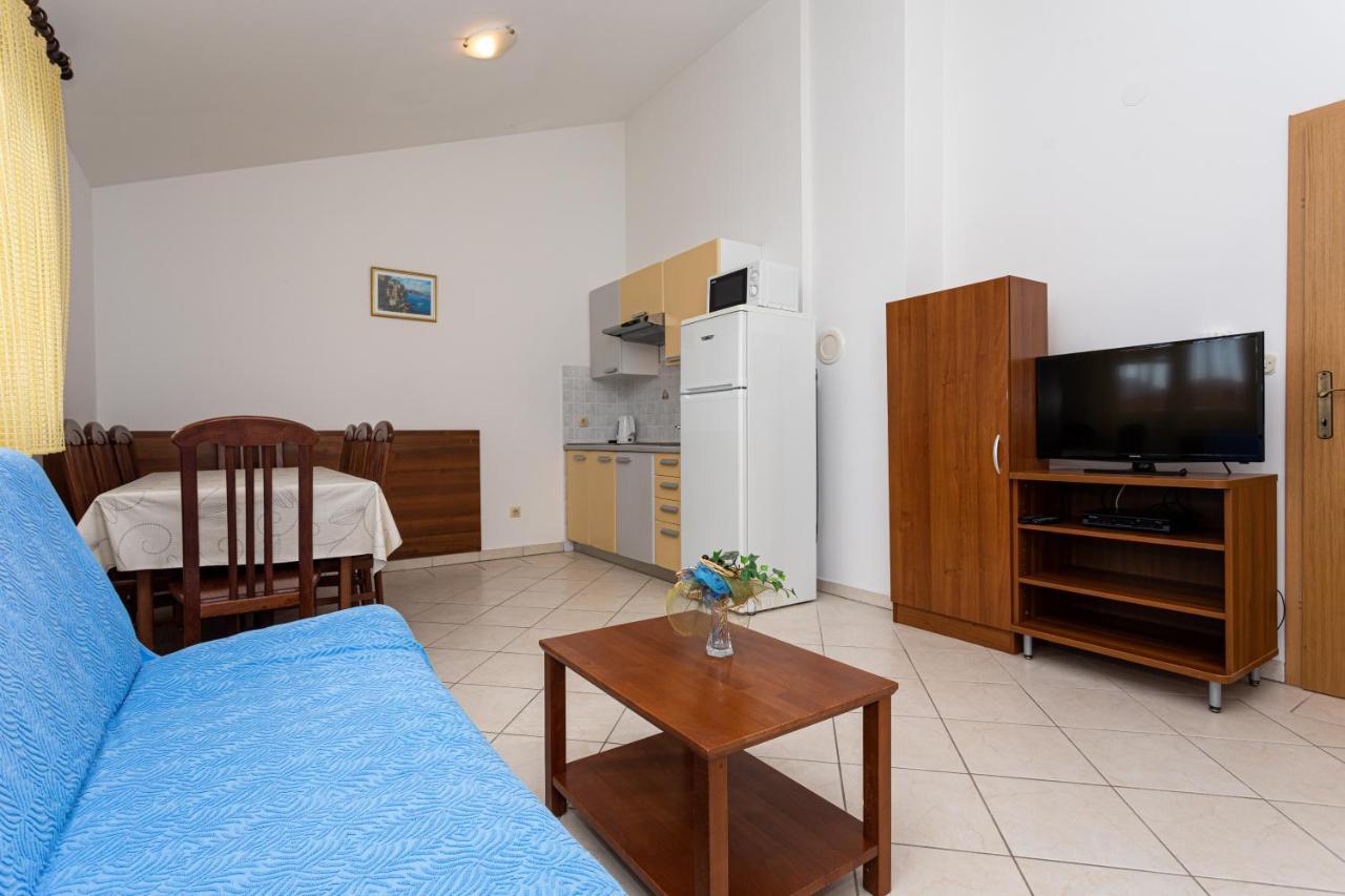 Apartments Crnekovic IV Baska  Ngoại thất bức ảnh